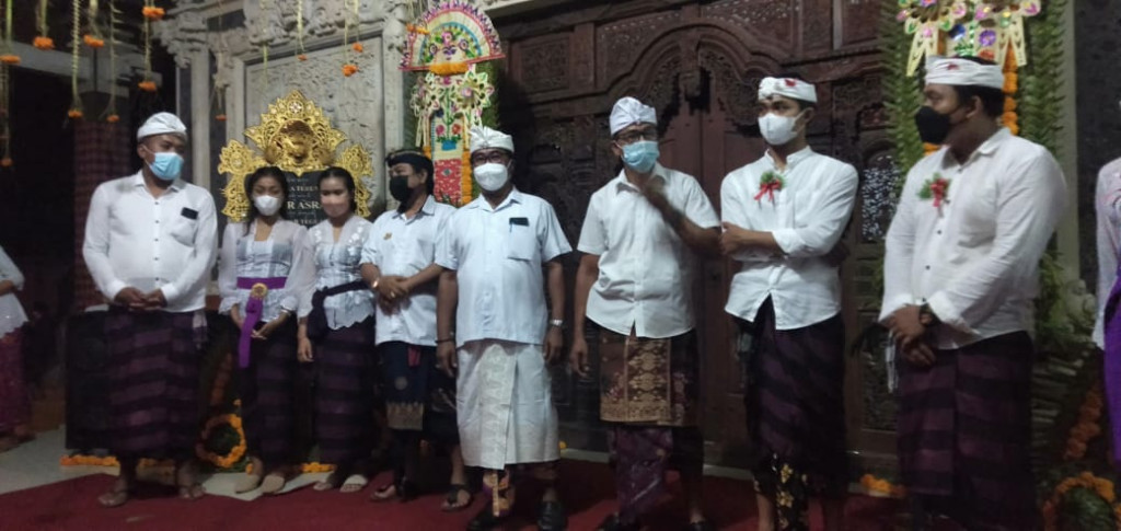 Perbekel Desa Bongkasa Lantik Pengurus Baru STT. Catur Asrami Banjar Teguan
